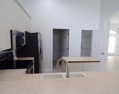 17104 Kellog Avenue - Photo Thumbnail 13