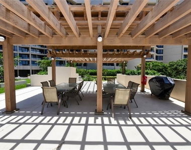 1211 Gulf Of Mexico Drive - Photo Thumbnail 35