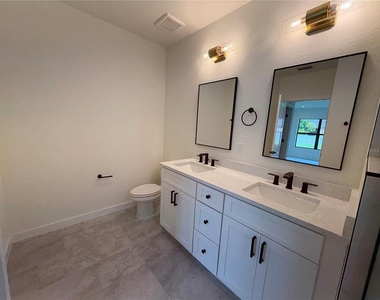 3645 Brownwood Terrace - Photo Thumbnail 10