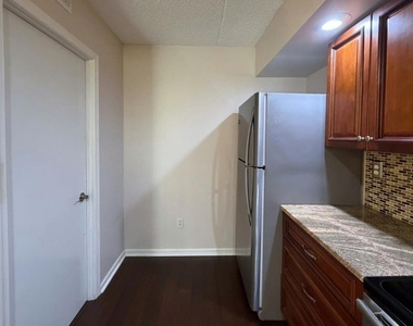 2776 Rolling Green Place - Photo Thumbnail 6