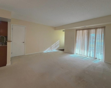 2776 Rolling Green Place - Photo Thumbnail 3