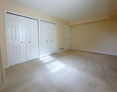 2776 Rolling Green Place - Photo Thumbnail 9
