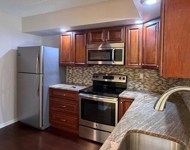 2776 Rolling Green Place - Photo Thumbnail 5