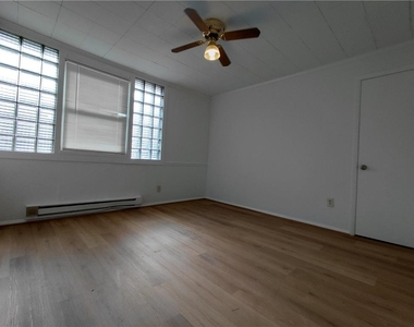 724 W Broad Street - Photo Thumbnail 5