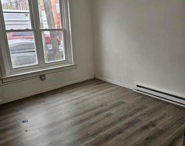 831 N Jordan Street - Photo Thumbnail 3
