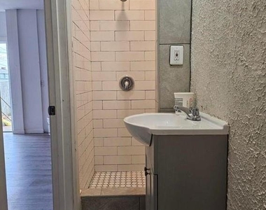 831 N Jordan Street - Photo Thumbnail 2