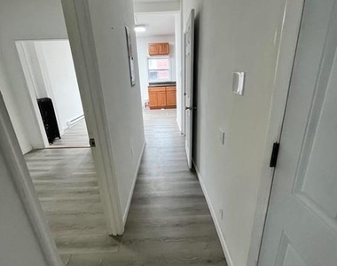 831 N Jordan Street - Photo Thumbnail 4