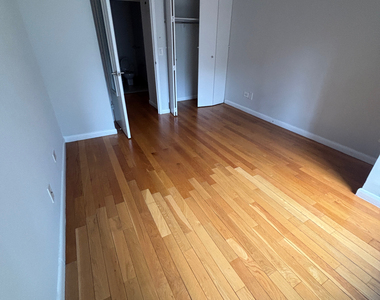 West 48th Street - Photo Thumbnail 4