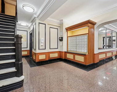 201 West 11th Street - Photo Thumbnail 9