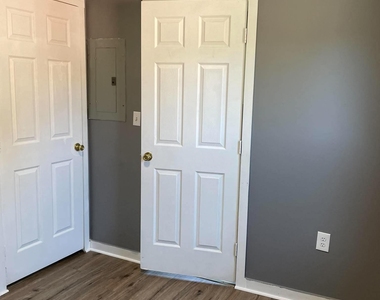 51 Draher Avenue - Photo Thumbnail 3