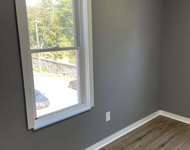 51 Draher Avenue - Photo Thumbnail 2