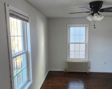 9 Maple Street - Photo Thumbnail 7