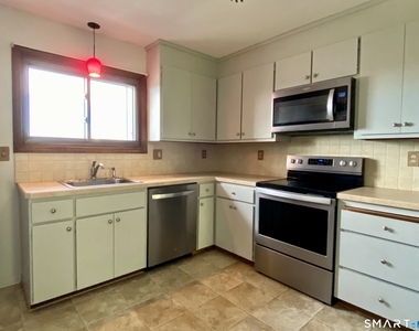 1104 Summer Hill Drive - Photo Thumbnail 3
