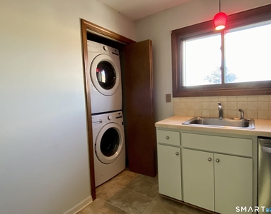 1104 Summer Hill Drive - Photo Thumbnail 2