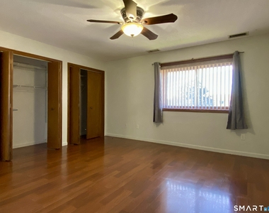 1104 Summer Hill Drive - Photo Thumbnail 9