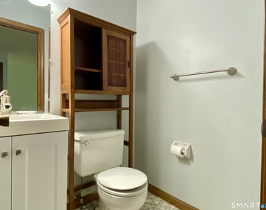 1104 Summer Hill Drive - Photo Thumbnail 7