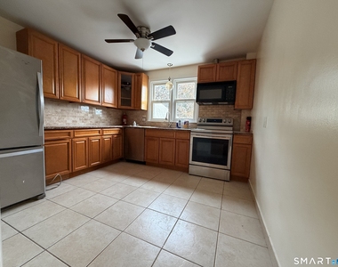 40 Travis Avenue - Photo Thumbnail 3