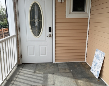 40 Travis Avenue - Photo Thumbnail 1