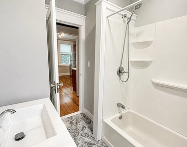 207 Helen Street - Photo Thumbnail 6