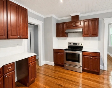 207 Helen Street - Photo Thumbnail 1