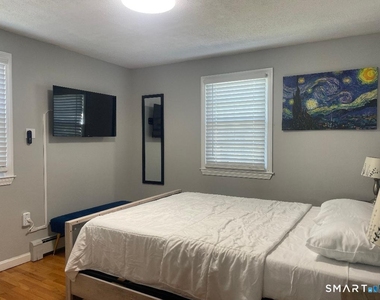 10 Pleasant Street - Photo Thumbnail 8