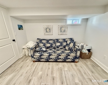 39 Edgefield Avenue - Photo Thumbnail 25