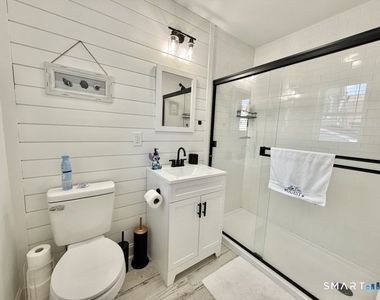 39 Edgefield Avenue - Photo Thumbnail 16