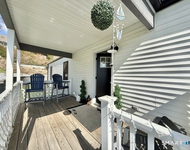 39 Edgefield Avenue - Photo Thumbnail 1