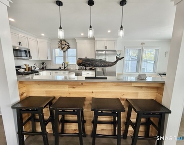 39 Edgefield Avenue - Photo Thumbnail 4
