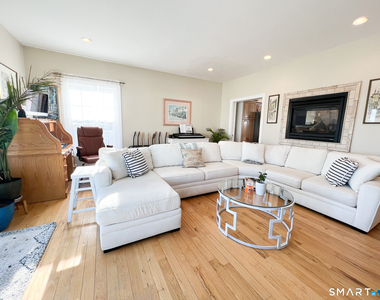 712 Broadway - Photo Thumbnail 3