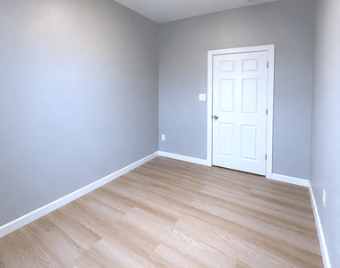 26-10 18th Street - Photo Thumbnail 9