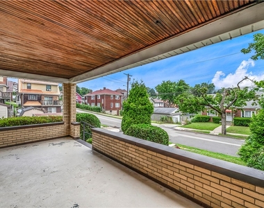 616 Rossmore Ave - Photo Thumbnail 2