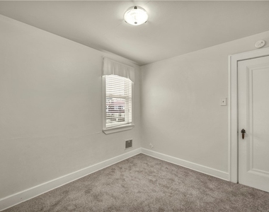 616 Rossmore Ave - Photo Thumbnail 13
