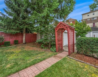 616 Rossmore Ave - Photo Thumbnail 26