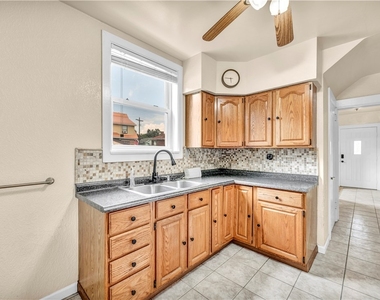 616 Rossmore Ave - Photo Thumbnail 10