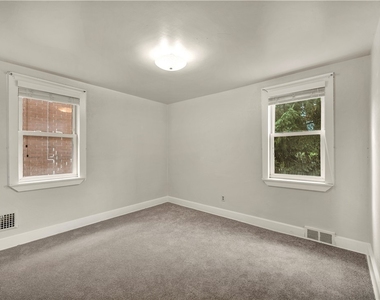 616 Rossmore Ave - Photo Thumbnail 12