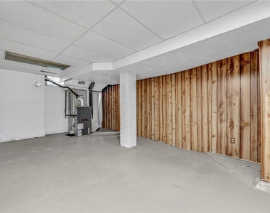 616 Rossmore Ave - Photo Thumbnail 23