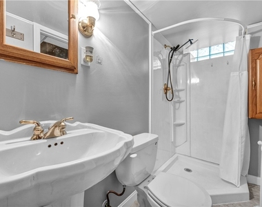 616 Rossmore Ave - Photo Thumbnail 18