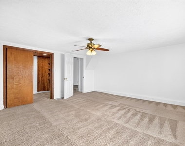 204 E Jefferson St - Photo Thumbnail 12