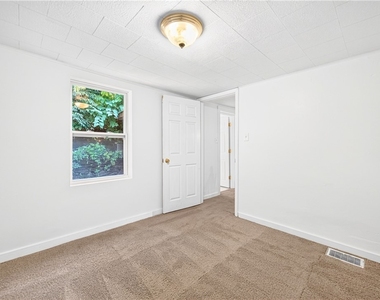 204 E Jefferson St - Photo Thumbnail 15