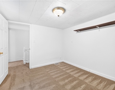 204 E Jefferson St - Photo Thumbnail 18