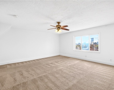 204 E Jefferson St - Photo Thumbnail 10