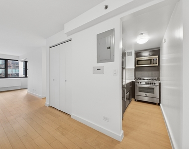 East 39th Street - Photo Thumbnail 1