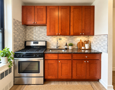35-15 Leverich Street - Photo Thumbnail 3