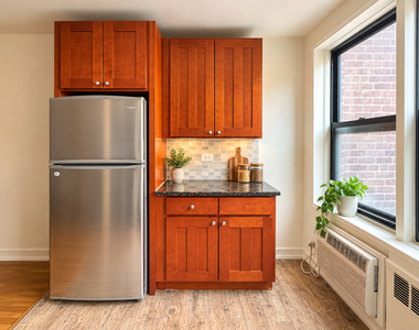 35-15 Leverich Street - Photo Thumbnail 2