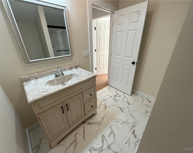 7409 Collamer Road - Photo Thumbnail 16