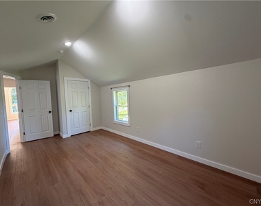 7409 Collamer Road - Photo Thumbnail 7