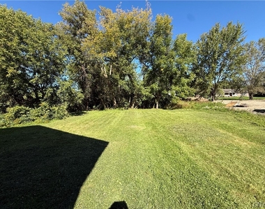 7409 Collamer Road - Photo Thumbnail 18