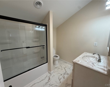 7409 Collamer Road - Photo Thumbnail 15