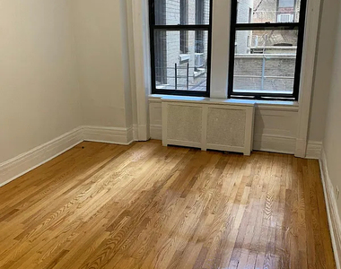 220 West 98th Street - Photo Thumbnail 4